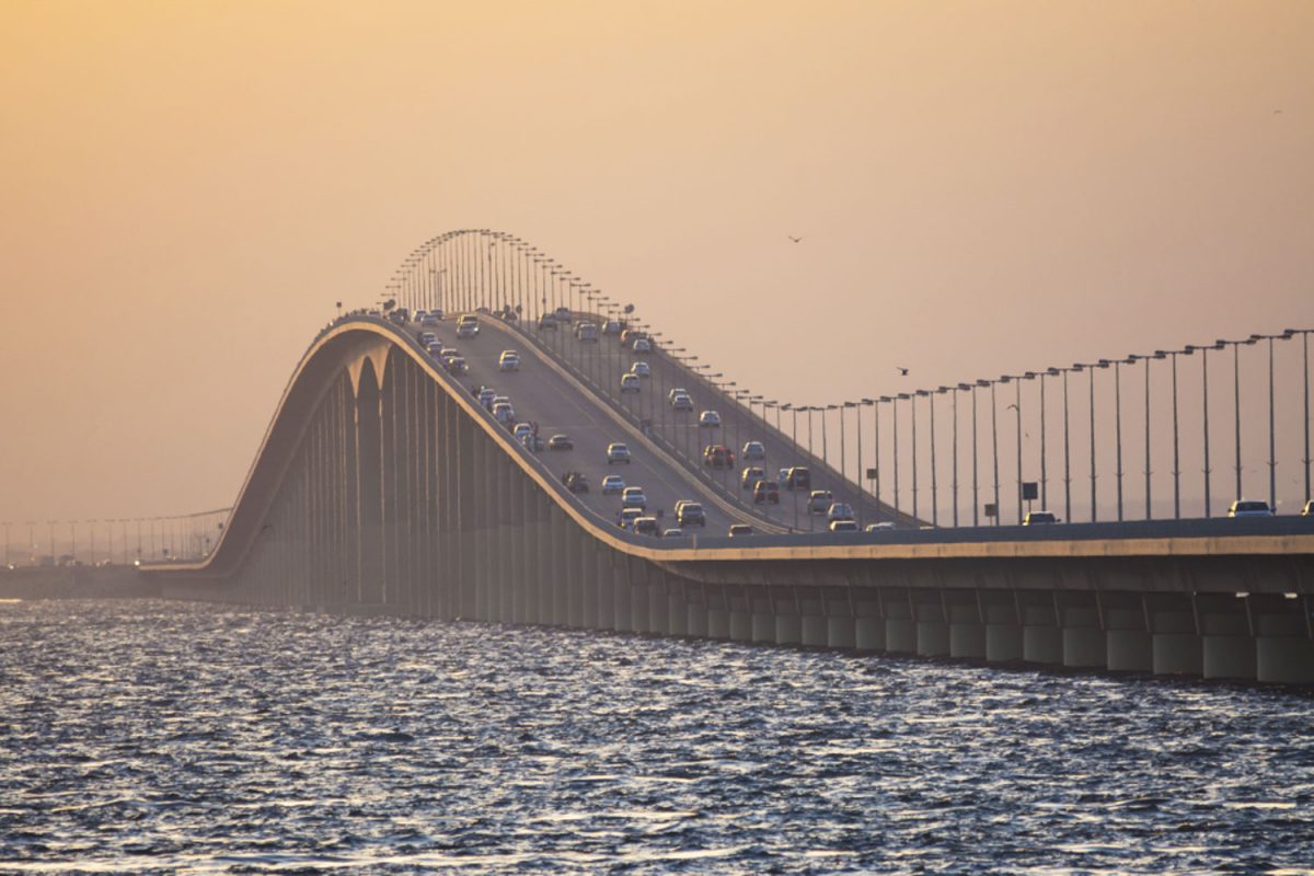 Bahrain and Saudi Arabia sign contract for King Hamad causeway